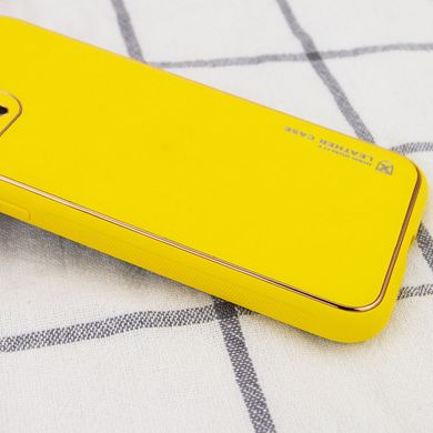 Шкіряний чохол Xshield для Apple iPhone 12 (6.1") Жовтий / Yellow